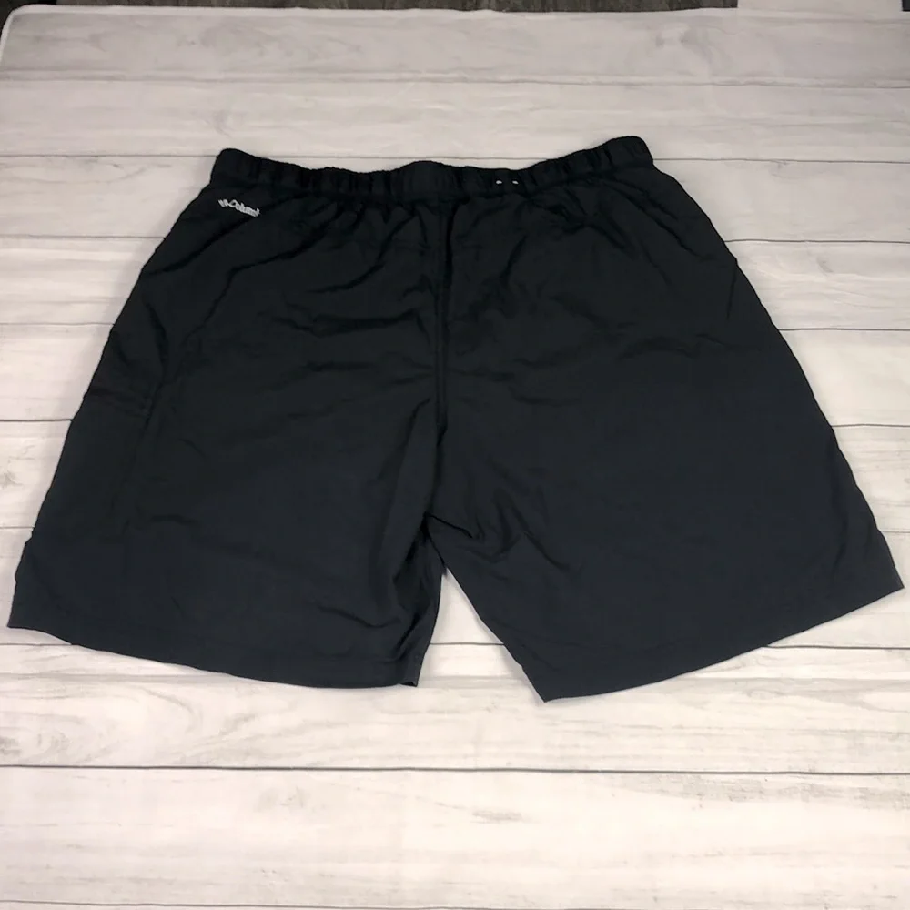 Columbia Black Omni Care Shorts Sz L